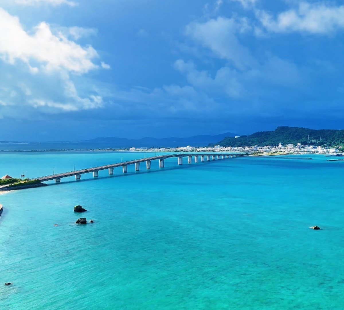 沖縄・浜比嘉島の散骨海域 浜比嘉大橋